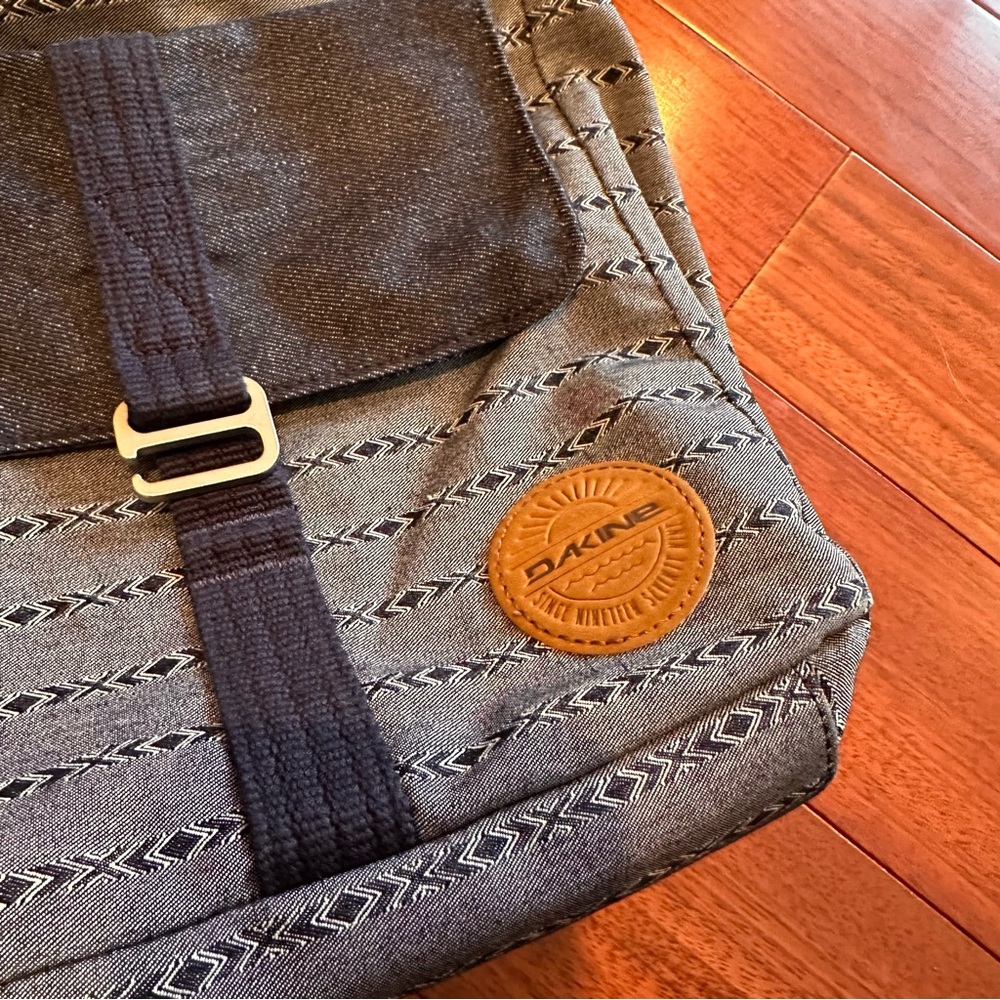 Dakine Navy Denim Crossbody Bag - Picture 2 of 2